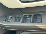 運転席窓操作部スイッチの画像です。
