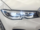●LEDヘッドライト:夜間走行時も良好な視界を確保し安心して運転できる高輝度LEDヘッドライトを装備!点灯速度が早く、消費電力も抑えられています。
