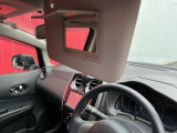 運転席サンバイザーにはバニティミラーを装備☆
