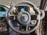 ミニ独特のゴーカートフィーリングと呼ばれる軽快なハンドリングはAT車、MT車のどちらでも楽しめます。