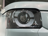 LEDヘッドライトは、点灯の瞬間から最大光量を発揮し、突然暗くなるトンネルなどでの安定感を高めます。