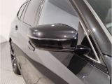 【BMWミラー】視認性の高いスタイリッシュなミラー。自動防眩機能も付いており夜間のドライビングをサポートします。