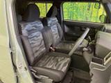 運転席シート廻りは使用感も少なく、良好な状態となっています。丁寧に使われていたことがよくわかりますね。