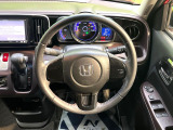 【純正革巻きステアリング】上質な革を使用することで、手にしっかり馴染みとても運転しやすいハンドルです♪