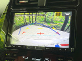 【バックカメラ】駐車時に後方がリアルタイム映像で確認できます。大型商業施設や立体駐車場での駐車時や、夜間のバック時に大活躍!運転スキルに関わらず、今や必須となった装備のひとつです!