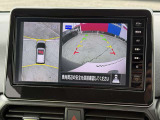 駐停車には便利なアラウンドビューモニター搭載。サイドモニターの切り替えも可能です。