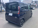 遠方への旅行など、長距離ドライブでも楽しむことができる工夫を多く備えております。本体価格の中には日産中古車の保証である走行距離無制限の『ワイド保証』が含まれております。