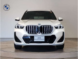【キドニーグリル】BMWは約90年もの間、ほぼ全ての車両にひと目でBMWだと分かるこの特徴的なフロントグリルが備えられ、デザイン・アイコンとして親しまれてきました。