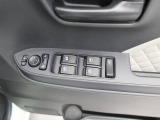 パワーウィンドゥ 運転席ドアスイッチ照明付です。電動格納ミラーも手元でワンモーションで可能です。