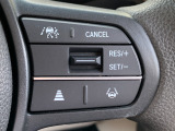 ■アダプティブクルーズコントロール(ACC)■前走車との車間距離を維持しながら、設定した車速内で自動的に加減速の支援を行います。高速道路や長距離運転の際に便利な機能です!