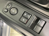 【電動格納ミラー】サイドミラーは電動格納式となっており、狭い駐車場でもキズがつくリスクを抑えられます。