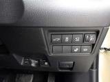 【見えないところまで徹底洗浄】エンジンルームからシートを外した洗浄まで、目に見えないところまで徹底的に洗浄しています。