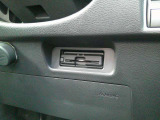 運転席から手の届く位置に ETC2.0付いております。高速道路の料金所もスムーズに通過できますよ♪
