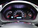 とっても見やすいメーターです。夜間時はラグジュアリーな気分にさせてくれる照明が魅力ですので、夜のドライブも楽しみになりますよ♪