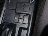 各スイッチ類が使いやすい位置にレイアウトされています。便利な機能をご利用ください。
