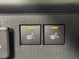 寒い日のドライブを快適にする運転席&助手席シートヒーターが付いてます。その隣にはアクセサリーソケット(12V/120W)も装備されています。