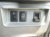 ヘッドライトレベライザー。乗車人数やお荷物に応じて光軸が調整出来ます!