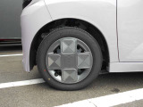 アルミホイールが付いています。お洒落は足元からですね。