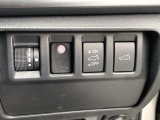 【パワーバックドア】スマートキーや運転席のボタンを押すだけでリアゲートが自動で開閉します!荷物を持っている時や、高い位置にあるバックドアを閉める際に便利な機能です♪