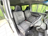 運転席シート廻りは使用感も少なく、良好な状態となっています。丁寧に使われていたことがよくわかりますね。