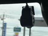 万が一の事故の時に証拠として使えるドライブレコーダーが最近話題になっていますね!オプションで4万円ほどかかるドライブレコーダーが取り付けられていてとってもラッキー♪