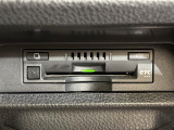 【ETC】有料道路を利用する際に料金所で停止することなく通過できる、ETC車載器(ノンストップ自動料金収受システム機器)が装備されています。セットアップを行うことで利用可能になります。