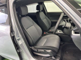 車を運転する際には運転席の存在は欠かせません。しっかりとチェックしたいポイントですね。