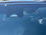 【トヨタセーフティセンス】走行中に前方の車両等を認識し、衝突しそうな時は警報とブレーキで衝突回避と被害軽減をアシスト。より安全にドライブをお楽しみいただけます。