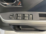 パワーウィンドウスイッチで運転席から全席の窓の開閉ができます♪