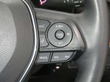 【レーダークルーズコントロール】(全車速追従機能付)付きです。車速に応じて追従支援してくれるので、ロングドライブも快適です。詳細は販売店スタッフまでおたずねください。