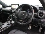 運転席廻りです。