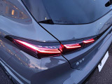 国産車にはないハイセンスなデザイン、光り方をするテールレンズ