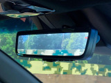 【デジタルインナーミラー】カメラが撮影した車両後方の映像をルームミラー内に表示。クリアな視界で状況の確認が可能です!※ドラレコ機能ご利用には別途SDカードをご用意いただく場合があります。