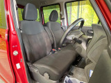 運転席シート廻りは使用感も少なく、良好な状態となっています。丁寧に使われていたことがよくわかりますね。