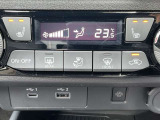 運転席と助手席にはシートヒーターが備わっておりますので、冬場にはとても嬉しい装備になります。