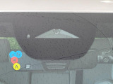 【i-ACTIVESENSE】走行中に前方の車両等を認識し、衝突しそうな時は警報とブレーキで衝突回避と被害軽減をアシスト。より安全にドライブをお楽しみいただけます。