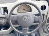 インテリアに合わせたデザインのステアリングは、運転される方のことも考え、運転しやすい形状、大きさです。是非一度、実際に触ってお確かめください。