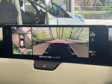 【360&deg;ビューモニター】専用のカメラにより、上から見下ろしたような視点で360度クルマの周囲を確認することができます☆死角部分も確認しやすく、狭い場所での切り返しや駐車もスムーズに行えます。