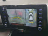 駐車が苦手な方でも安心のバックガイドモニター搭載。 後方の映像をクリアに表示し、ガイドラインで車庫入れや縦列駐車をしっかりサポート。毎日の運転がぐっとラクになります。