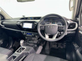 運転席まわりです。 各操作スイッチは使いやすい位置に配置されてます。