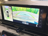 【アラウンドビューモニター】専用のカメラにより、上から見下ろしたような視点で360度クルマの周囲を確認することができます☆縦列駐車や幅寄せ時に活躍してくれます♪