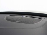 【harman/kardon】世界のオーディオファン垂涎のプレミアムサウンドシステムを搭載。原音に近い音場空間を忠実に再現。乗る人すべてに最良の音響体験を提供します。