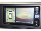 バックガイドモニターで、後方を確認しながら安心して駐車することができます。運転初心者も熟練者も必須の機能ですよ!