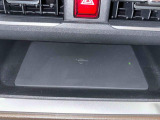 インパネセンタートレイ置くだけ充電Qi付