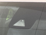【プリクラッシュセーフティ】前方の車両等を検知し、衝突しそうな時は警報で注意を促し、ブレーキを踏む力をサポート。ブレーキを踏めなかった場合は衝突被害軽減ブレーキが作動、衝突回避をサポートします。