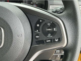 Hondaセンシングの機能のひとつ、アダプティブクルーズコントロール付!アクセルから足を離しても設定したスピードと前車との車間を保ち走行してくれます!車線維持もアシスト☆高速道路で疲労軽減ですね☆