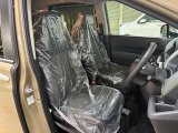 クッション性とホールド性がある運転席・助手席シートとなっております♪