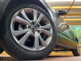 【純正18インチアルミホイール】外観にマッチした純正アルミホイールを装着しております。各種社外アルミホイールや、スタッドレスタイヤも取扱いしております。是非ご相談ください♪