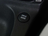 3つのドライブモードが選べます。「Sモード」「ECOモード」ではe-POWERならではのワンペダルドライブが可能です。
