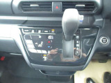 最先端の設備で茨城日産自慢のテクニカルスタッフが責任を持って点検整備します。